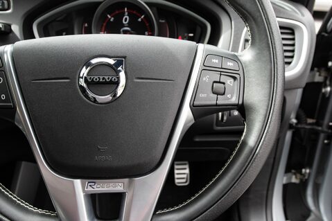 Volvo V40 D4 R-DESIGN PRO 20