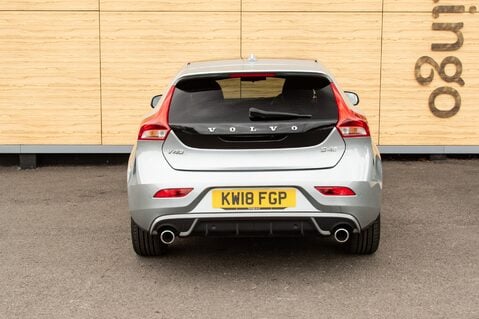 Volvo V40 D4 R-DESIGN PRO 6