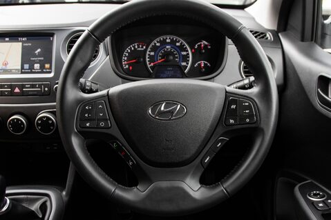 Hyundai i10 PLAY 21