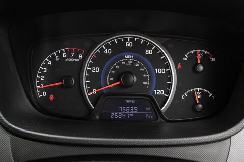 Hyundai i10 PLAY 15