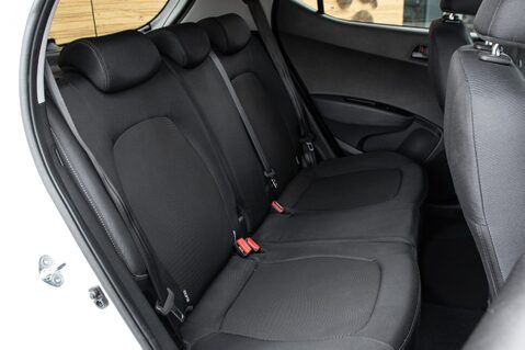 Hyundai i10 PLAY 35