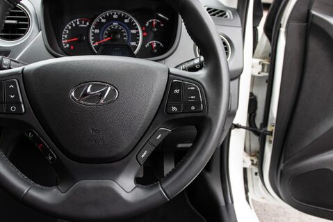 Hyundai i10 PLAY 20