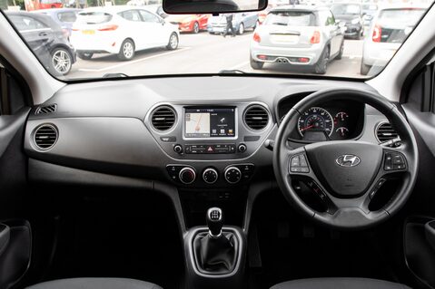 Hyundai i10 PLAY 3