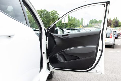 Hyundai i10 PLAY 14