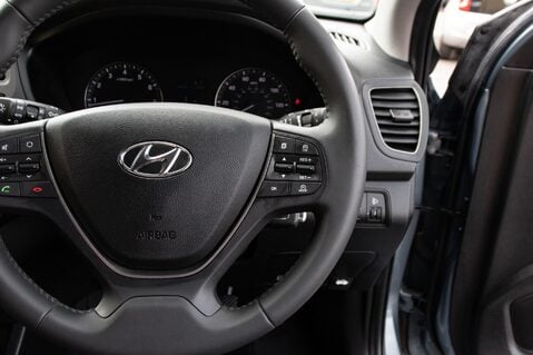 Hyundai i20 MPI PREMIUM NAV 19