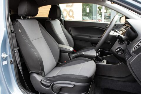 Hyundai i20 MPI PREMIUM NAV 29