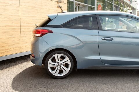 Hyundai i20 MPI PREMIUM NAV 6