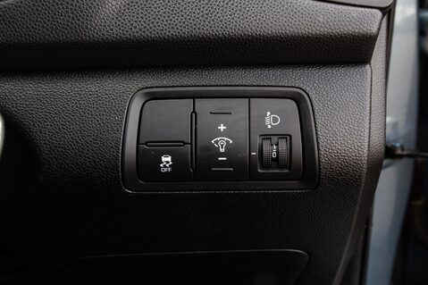 Hyundai i20 MPI PREMIUM NAV 15