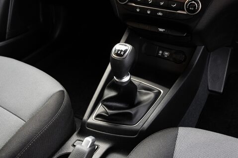 Hyundai i20 MPI PREMIUM NAV 30