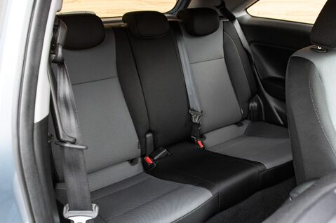 Hyundai i20 MPI PREMIUM NAV 32