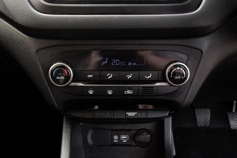 Hyundai i20 MPI PREMIUM NAV 31