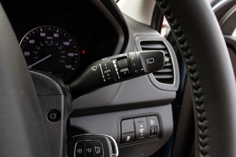 Hyundai i20 MPI PREMIUM NAV 17