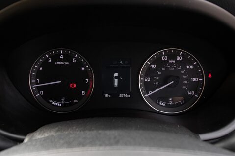 Hyundai i20 MPI PREMIUM NAV 14
