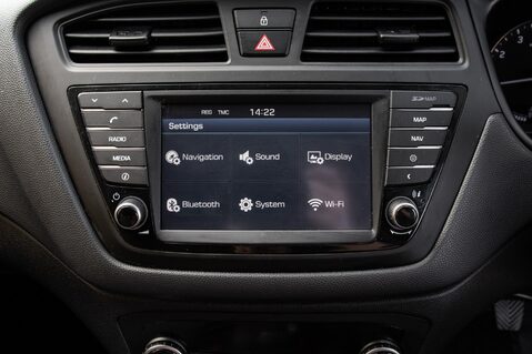 Hyundai i20 MPI PREMIUM NAV 27