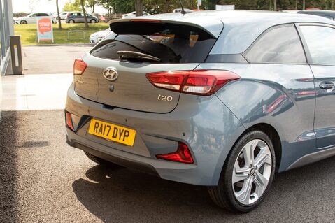 Hyundai i20 MPI PREMIUM NAV 7