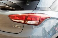 Hyundai i20 MPI PREMIUM NAV 8