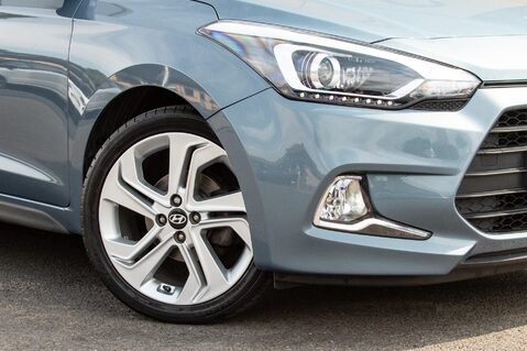 Hyundai i20 MPI PREMIUM NAV 10
