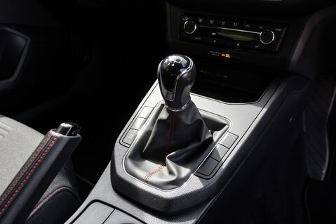 SEAT Ibiza TSI FR 33
