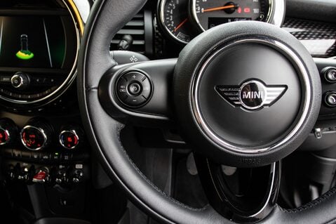 Mini Hatch COOPER S 19