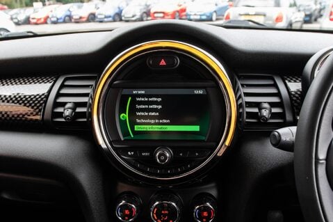 Mini Hatch COOPER S 23