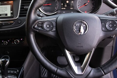 Vauxhall Crossland ELITE 19