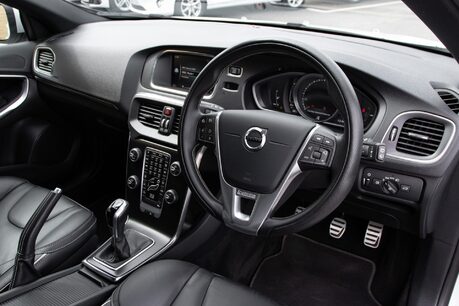 Volvo V40 T2 R-DESIGN EDITION
