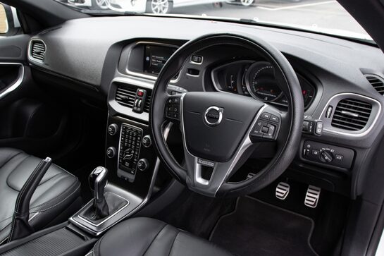 Volvo V40 T2 R-DESIGN EDITION