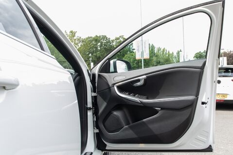 Volvo V40 T2 R-DESIGN EDITION 14