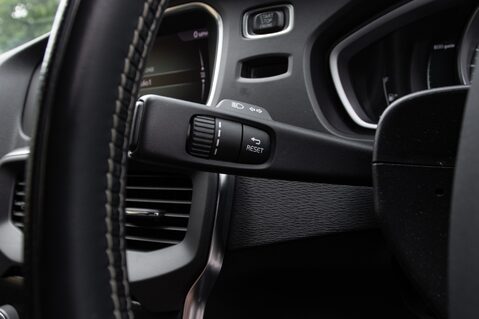 Volvo V40 T2 R-DESIGN EDITION 17