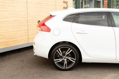 Volvo V40 T2 R-DESIGN EDITION 7
