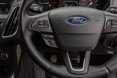 Ford Focus TITANIUM TDCI 19