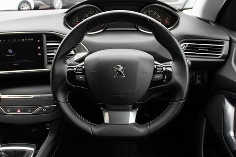 Peugeot 308 PURETECH S/S SW ACTIVE 21