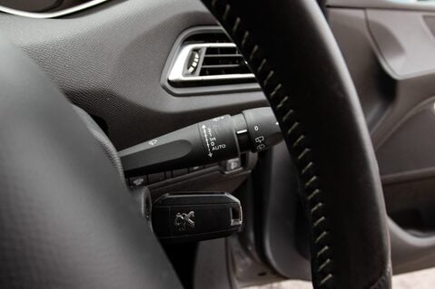 Peugeot 308 PURETECH S/S SW ACTIVE 18
