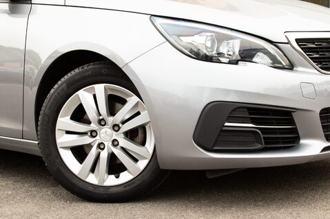 Peugeot 308 PURETECH S/S SW ACTIVE 11