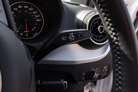 Audi Q2 TFSI S LINE 18