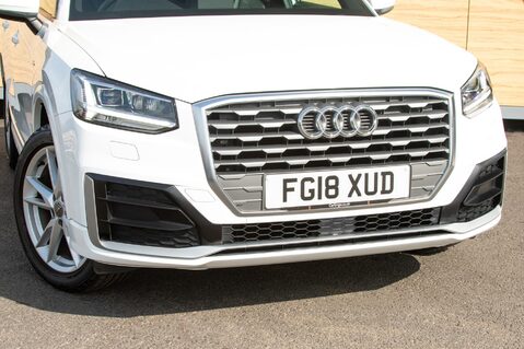 Audi Q2 TFSI S LINE 10