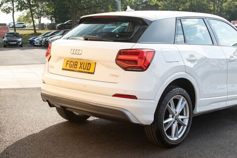 Audi Q2 TFSI S LINE 8