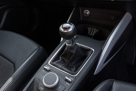 Audi Q2 TFSI S LINE 30