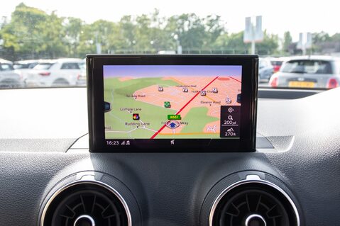 Audi Q2 TFSI S LINE 22