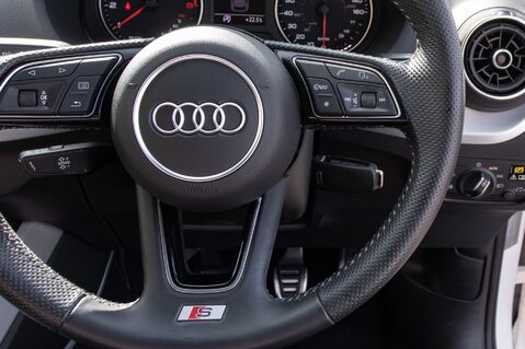 Audi Q2 TFSI S LINE 20