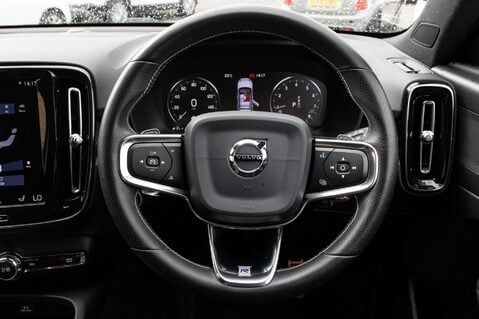 Volvo XC40 T3 R-DESIGN 21