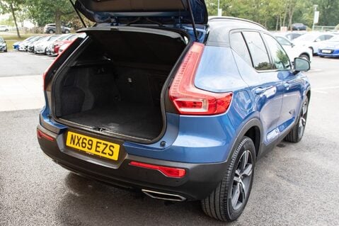 Volvo XC40 T3 R-DESIGN 36