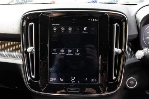 Volvo XC40 T3 R-DESIGN 24