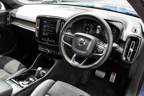 Volvo XC40 T3 R-DESIGN 4