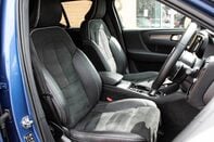 Volvo XC40 T3 R-DESIGN 32