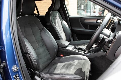 Volvo XC40 T3 R-DESIGN 32