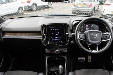 Volvo XC40 T3 R-DESIGN 3