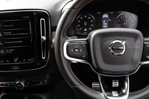 Volvo XC40 T3 R-DESIGN 19