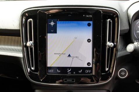 Volvo XC40 T3 R-DESIGN 25