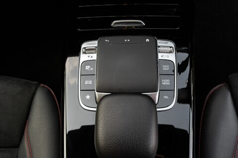 Mercedes-Benz A Class A 200 AMG LINE PREMIUM PLUS 37